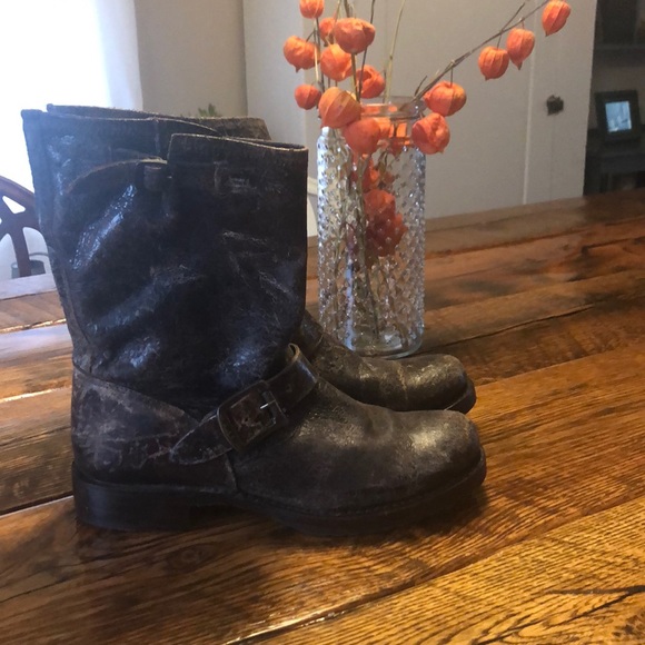 Frye Veronica Short Boots - Picture 3 of 5